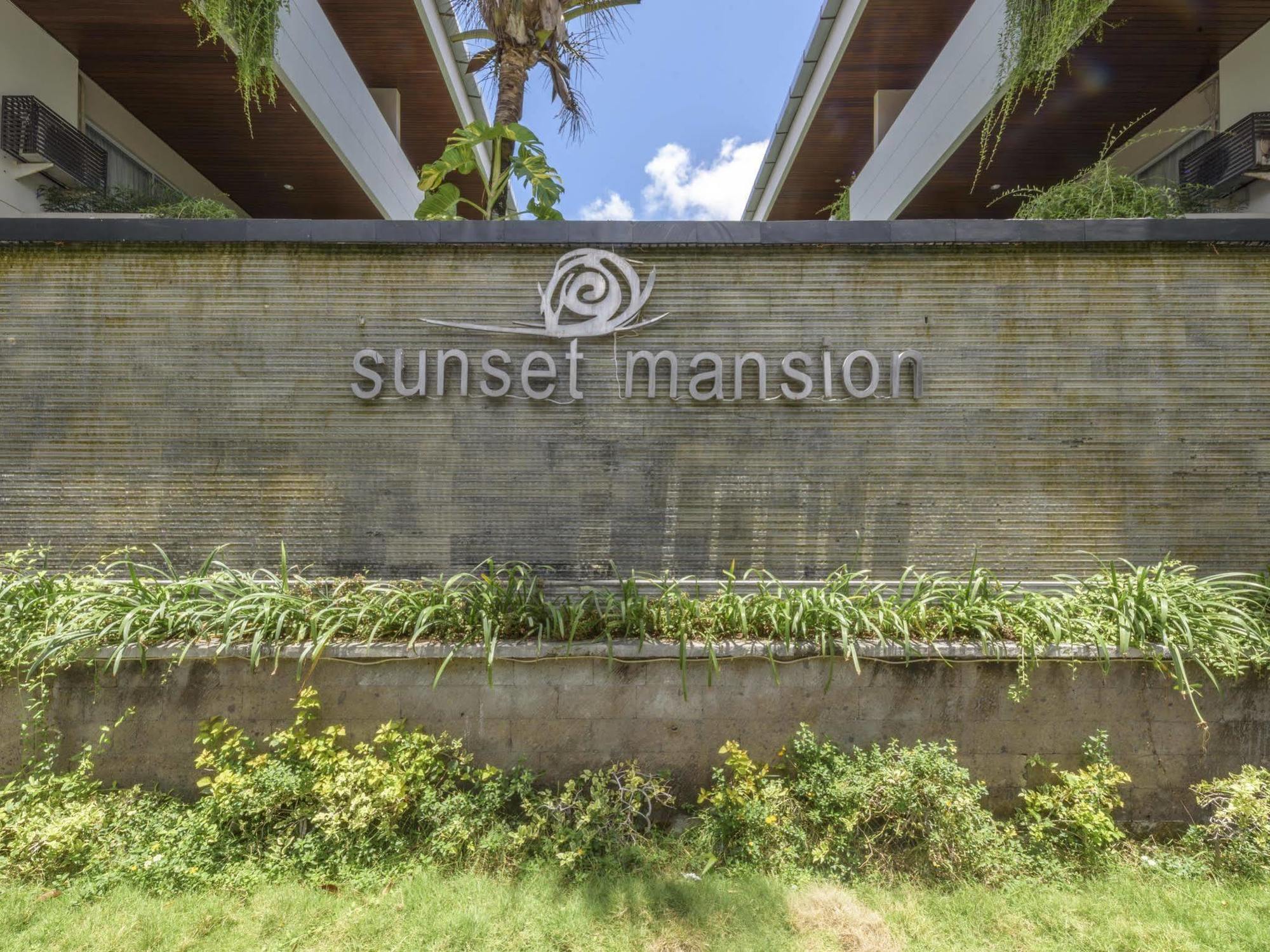 Aparthotel Swiss-Belcourt Sunset à Seminyak Extérieur photo