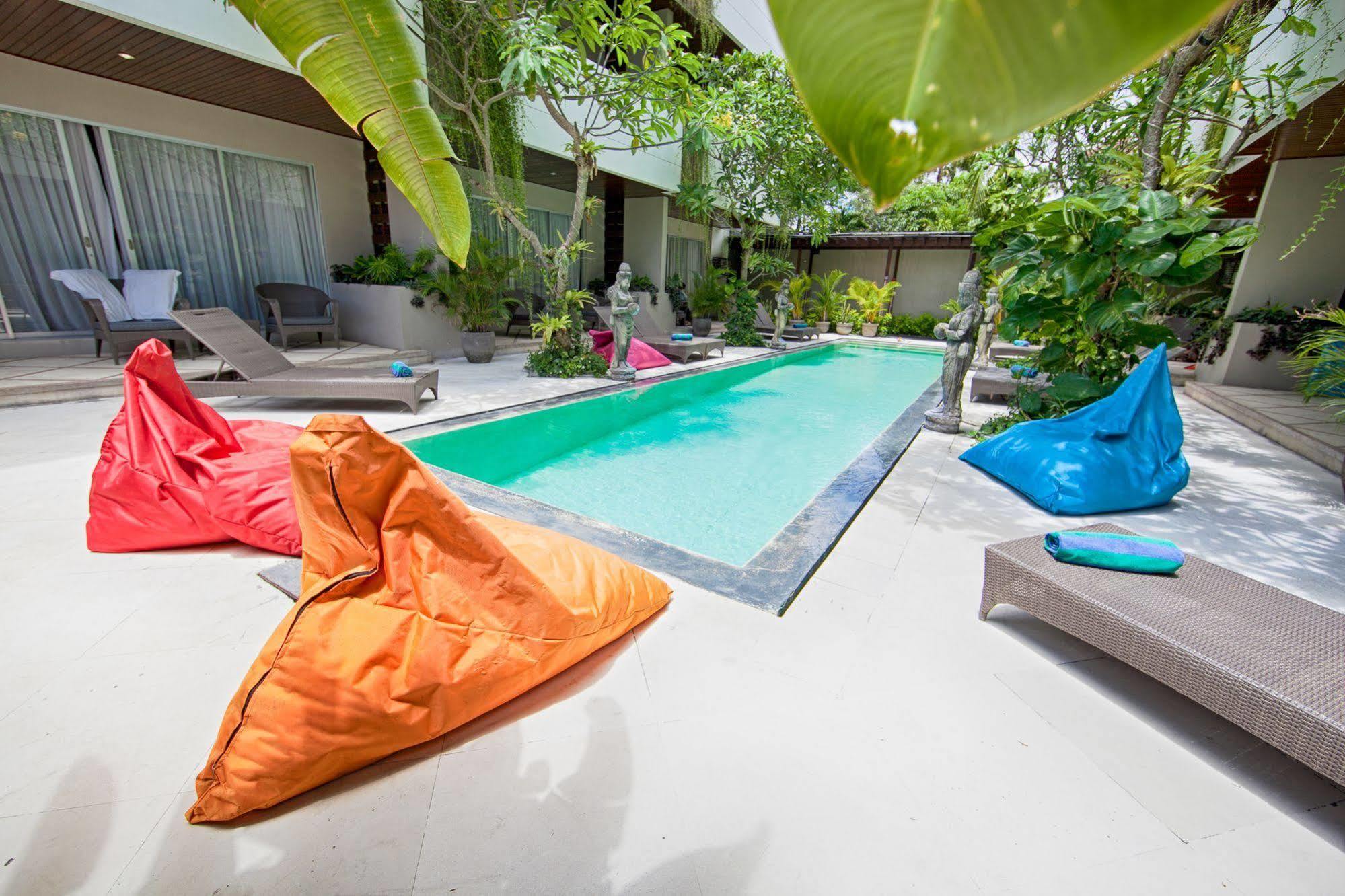Aparthotel Swiss-Belcourt Sunset à Seminyak Extérieur photo